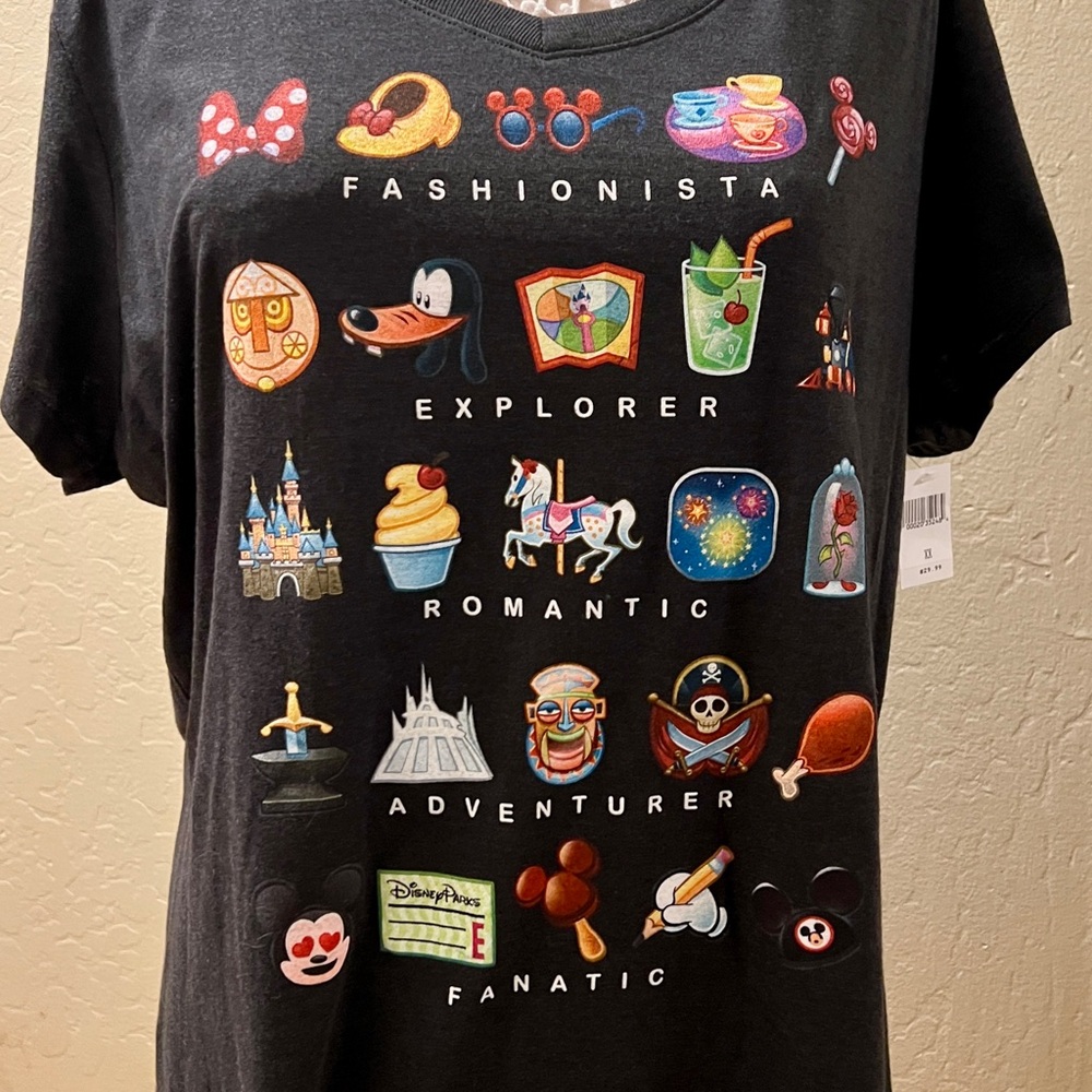 NWT Disneyland Disney Parks Black T-Shirt with colorful Icons plus size